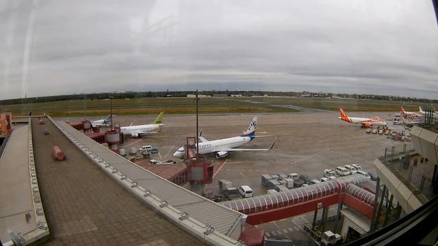 Airport Berlin Tegel time lape смотреть онлайн
