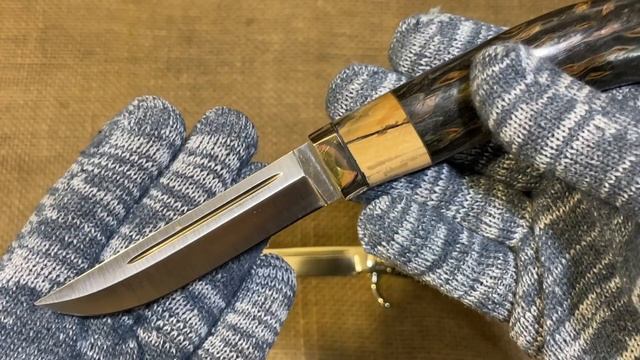 Сталь PGK в двух ножах ручной работы смотреть онлайн