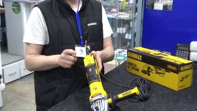 Бесщёточная УШМ DeWALT DWE4357-QS смотреть онлайн