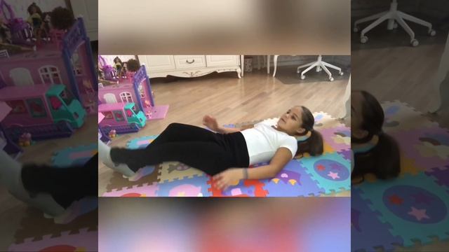 Как сесть на шпагат ???!!??Учимся садится на шпагат разминка и обучение не забудь поставить лайк смотреть онлайн