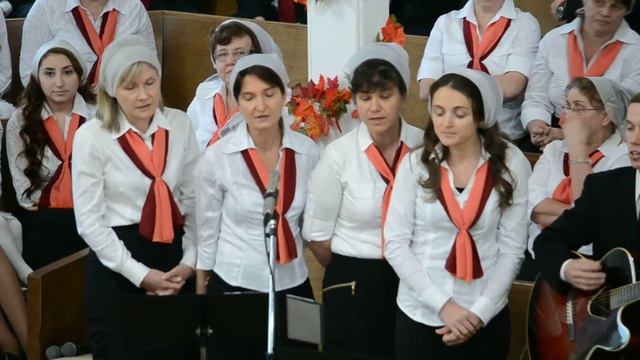 Мы славим Бога одной семьёю смотреть онлайн