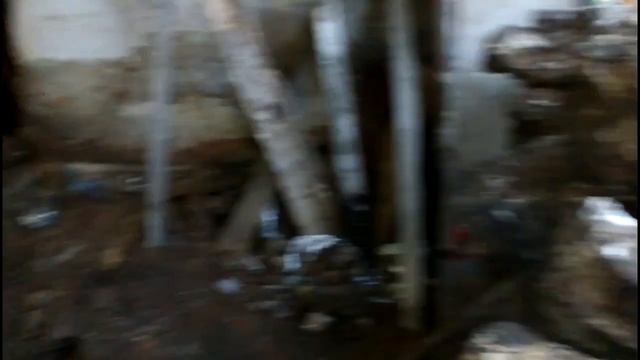 Начал копать смотровую яму в гараже,упал прицеп в яму!!! смотреть онлайн