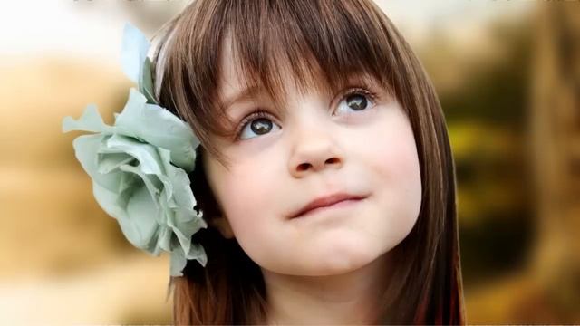 "В подъезде переночуешь, бомжиха!" - зимой брат вышвырнул из квартиры босую и раздетую 11-летнюю смотреть онлайн