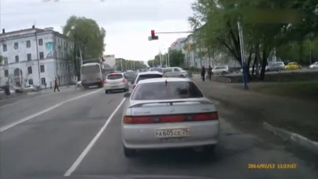 Рейсовый автобус нарушает правила смотреть онлайн