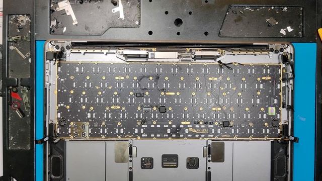 Замена клавиатуры MacBook Pro 13 2018-2019г смотреть онлайн