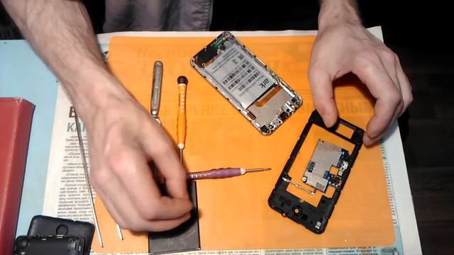 Как разобрать ARK  Benefit M502. Сравнить смартфоны ARK  Benefit M502 и ARK  Benefit M503