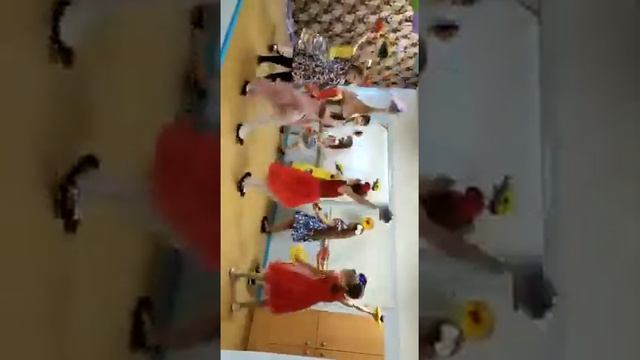 Танец цветов. 4"б"класс смотреть онлайн