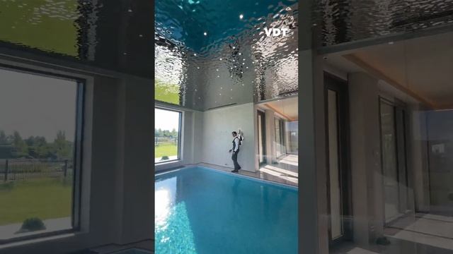 Необычный потолок в бассейне загородного дома смотреть онлайн