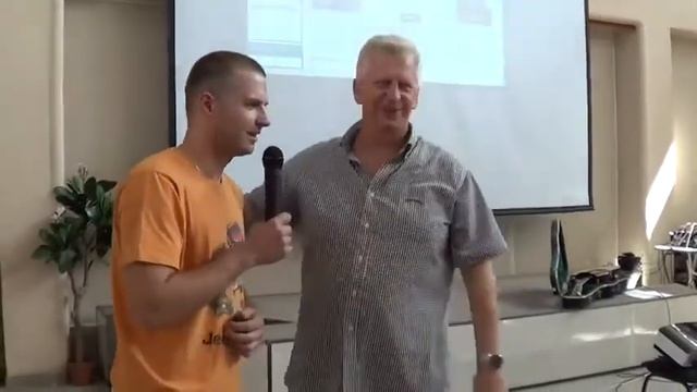 Молитва за исцеление позвоночника в зале конференции смотреть онлайн