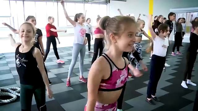 Мастер-класс Оли Лета в фитнес клубе Sport Time смотреть онлайн