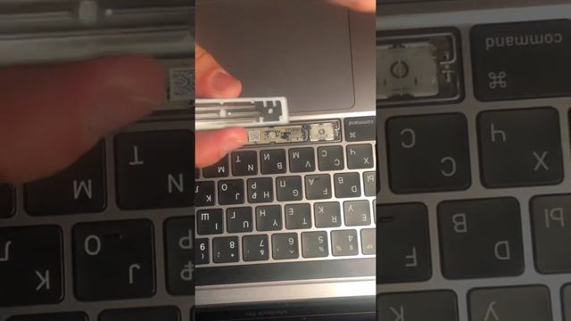 Macbook 2020 space replacement смотреть онлайн