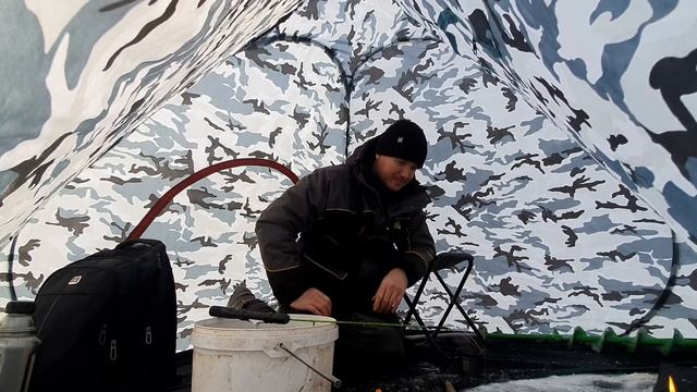 Так рыбе я ещё не радовался! Зимняя рыбалка 2022. Сакмара смотреть онлайн