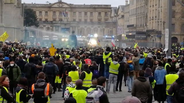 Gilets jaunes Bordeaux ACTE 11, place Pey-Berland смотреть онлайн