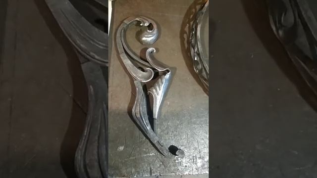 Художественная ковка. Стол "Салинас" смотреть онлайн