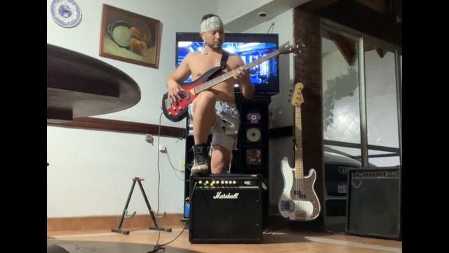 MEGADETH- Crush 'em ( bass cover by MACHING HEAD) смотреть онлайн