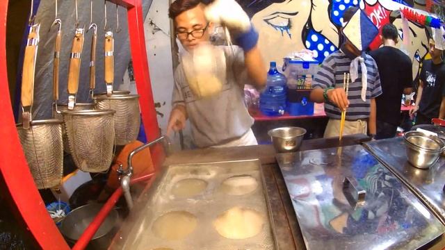 Indonesian Street Food, Bories Noodle Slamet Riyadi Solo, Surakarta, Central Java смотреть онлайн