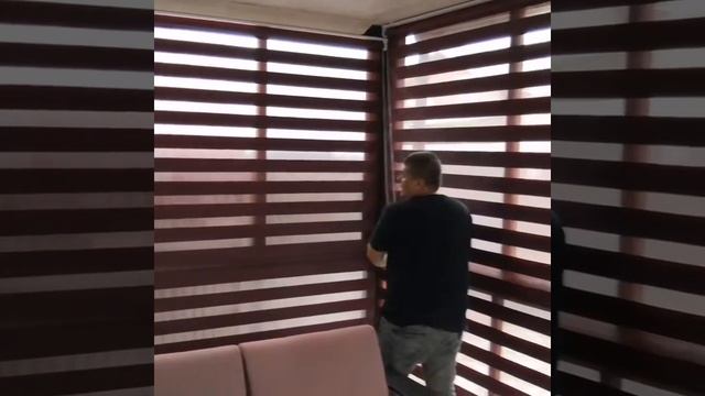 Рулонные шторы Зебра на веранду в загородном доме смотреть онлайн