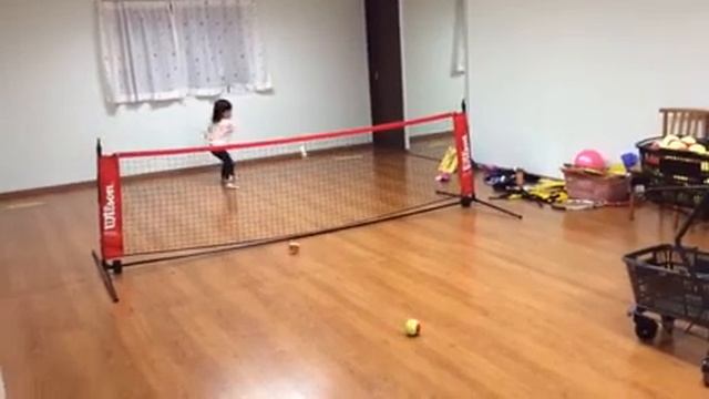 tennis i com Тренировка 4-летней девочки 1 смотреть онлайн