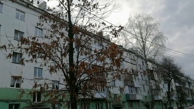 Ещё пока листья - измятые сильно смотреть онлайн