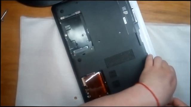 Ноутбук SONY VAIO SVF152a29v разборка, чистка смотреть онлайн