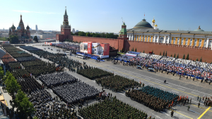 Иностранцы РЕАГИРУЮТ на День Победы | Иностранцы прокомментировали Парад Победы в Москве