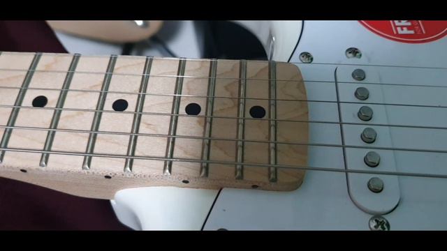 In-depth analysis of a Squier Affinity Stratocaster 2021 Olympic White. смотреть онлайн