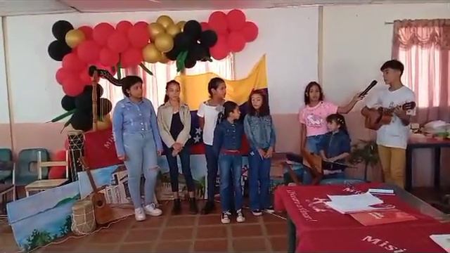 Grupo de Folklor Maurense смотреть онлайн