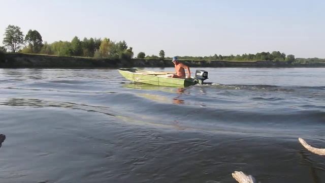 Лодка Автобот под двигателем 10 л.с. Москва смотреть онлайн