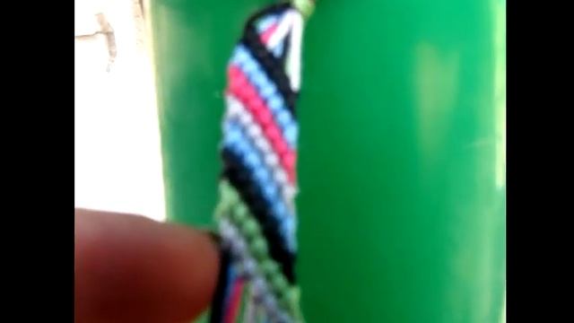 Видео-урок. Косое плетение фенечки из мулине. смотреть онлайн