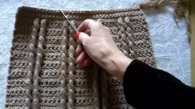 Красивая вязаная сумка из акриловой пряжи. смотреть онлайн