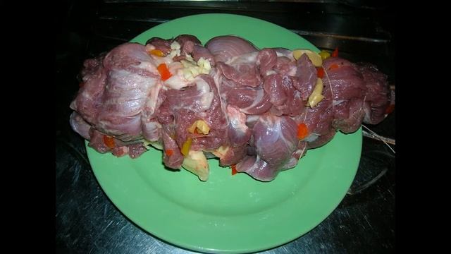 Холодные закуски мясные:Рулет из индейки