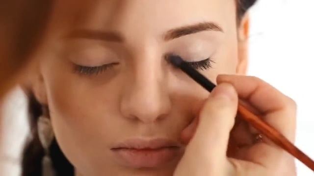 JUST: Праздничный макияж в День всех влюбленных видео урок смотреть онлайн