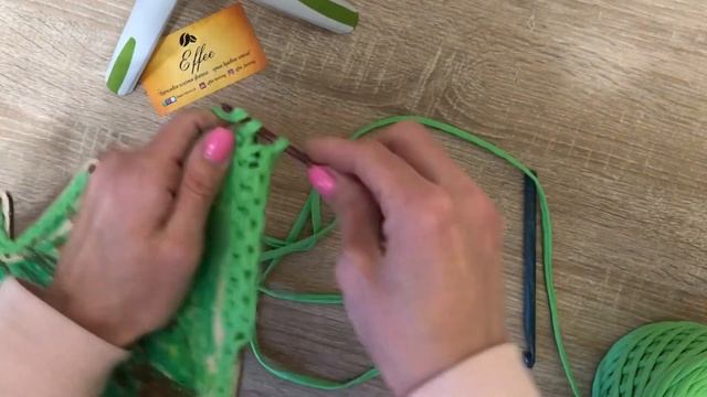 Корзинка «Елочка» из трикотажной пряжи ⇂⇂⇂ Бесплатный урок вязания крючком смотреть онлайн