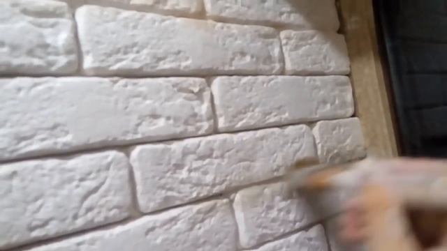 Декоративный камень .Укладка гипсового кирпича. Поклейка без зазора. Заполнение шва смотреть онлайн