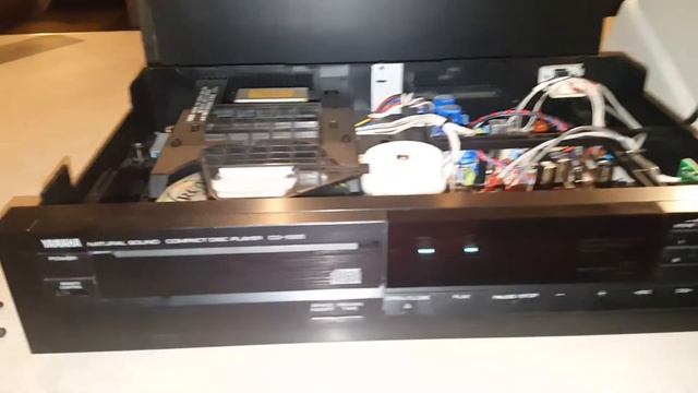 Yamaha CD-1000 Natural Sound Vintage Compact Disc Player With Skip Issue смотреть онлайн