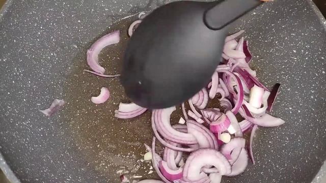 КАК ВКУСНО ПОЖАРИТЬ КАРТОШКУ С ЗОЛОТИСТО-ХРУСТЯЩЕЙ КОРОЧКОЙ #жаренаякартошка #пожаритькартошку смотреть онлайн