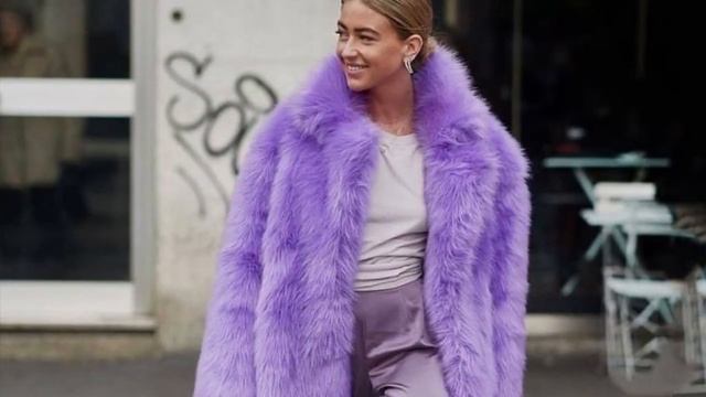 Самый модный цвет 2022 по версии института цвета Pantone. Как его носить, с чем сочетать? смотреть онлайн