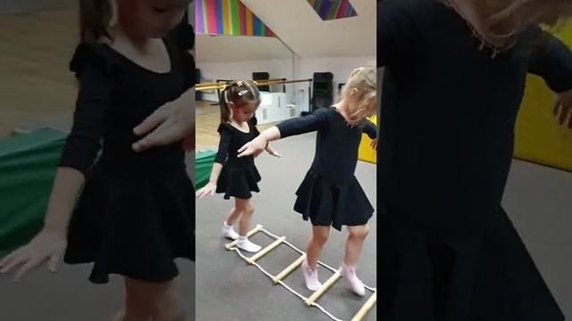 Первые шаги в гимнастику /27.10.2021/ смотреть онлайн