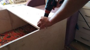Как сделать стол из фанеры (с выдвижной полкой для клавиатуры)