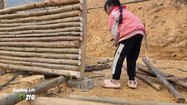 Canh And Van together build a wooden house for wild boar. Building Life, Ep 210