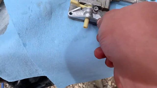 F-350 Fuel Water Separator Clean Out!! [[2008 Ford 6.4L Diesel]] смотреть онлайн