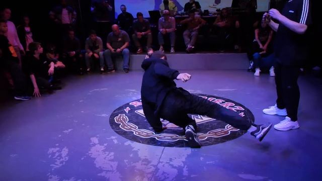 juniors bboy Dan Fox vs Litl Nik - BREAKONIERS 5 YEARS ANNIVERSARY смотреть онлайн