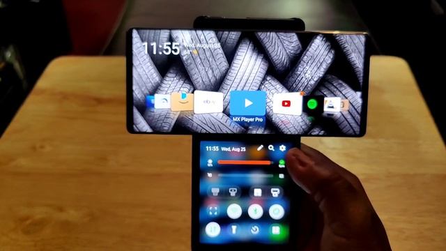 What makes The LG Wing so Unique? смотреть онлайн