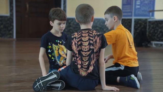 Dance Centre ONLINE / Брейкинг трениовка смотреть онлайн