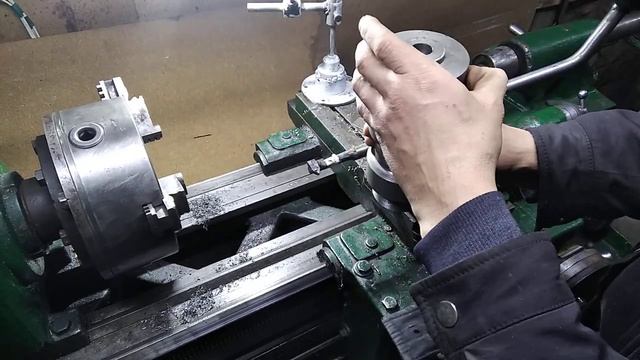 ДЕТАЛЬ ГОТОВА НАРЕЗАЛ РЕЗЬБУ В ГАЙКЕ!.mp4 смотреть онлайн