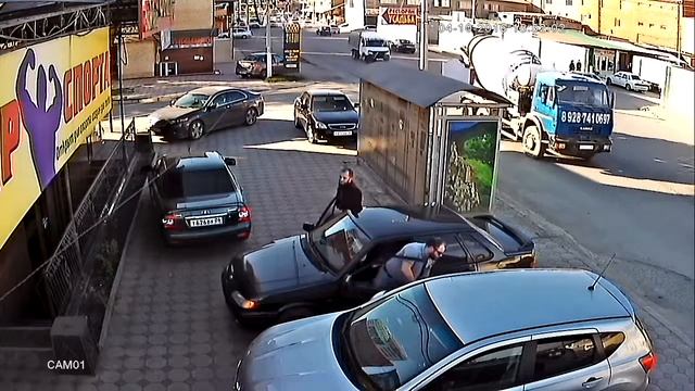 Remix AHD-EQ13L-M-IR1 День Авто Люди смотреть онлайн