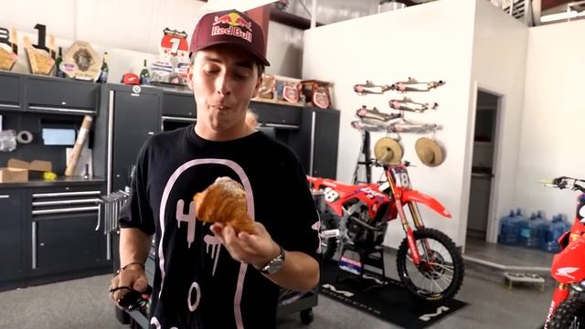 "One day with Hunter Lawrence" (HRC Honda rider) in Florida. © LeBigUSA.com смотреть онлайн