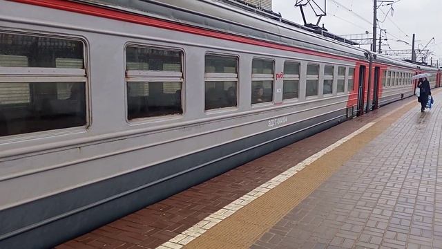 электричка Эд2т 0041 имени советского союза Зои Космодемьянской на станции Пушкино смотреть онлайн