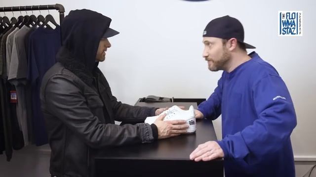 Eminem отдаёт свои кроссы. Русский язык (Flowmastaz) смотреть онлайн