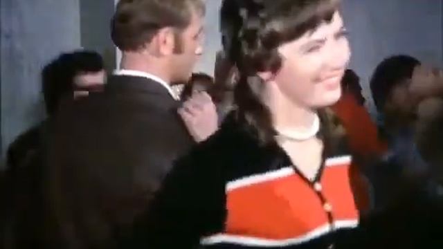 Это энергичный танец! смотреть онлайн